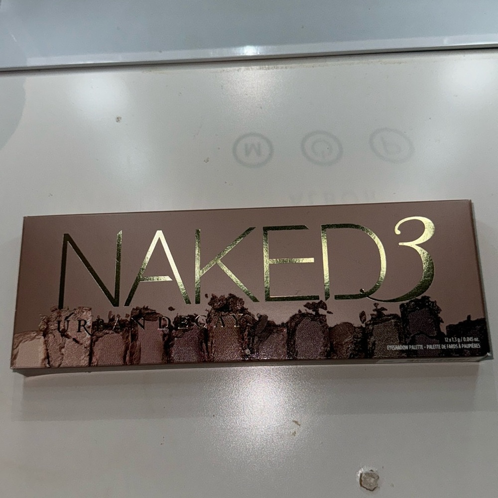 Urban Decay Naked 3 eyeshadow Pallet